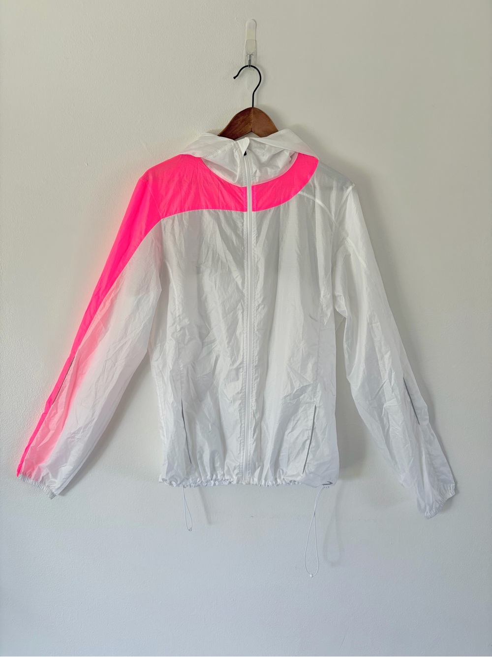 Brooks Lightweight White With Bright Pink Detail Reflective Running Jacket XL